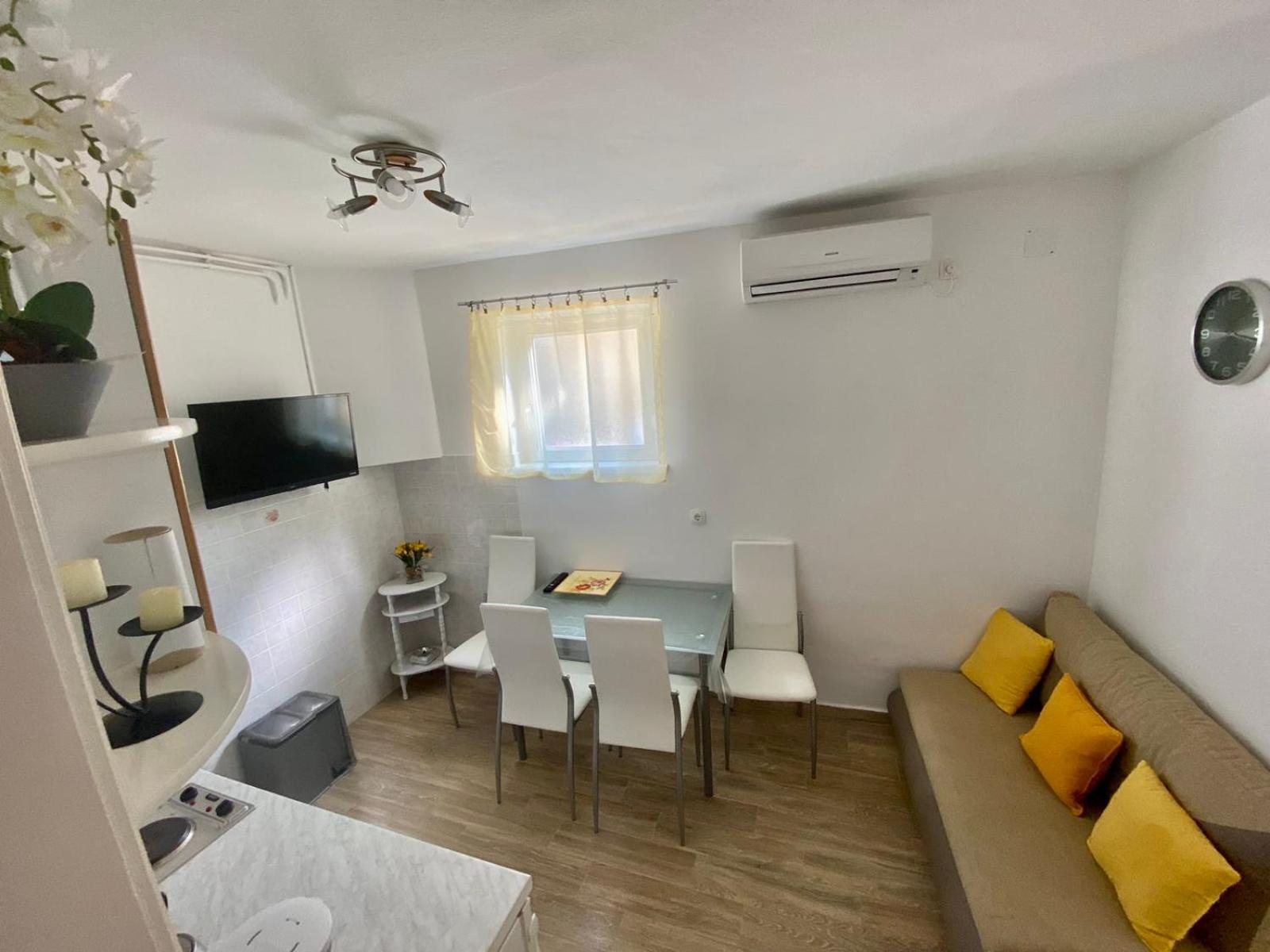 Apartmani Franciska Rab Town Esterno foto